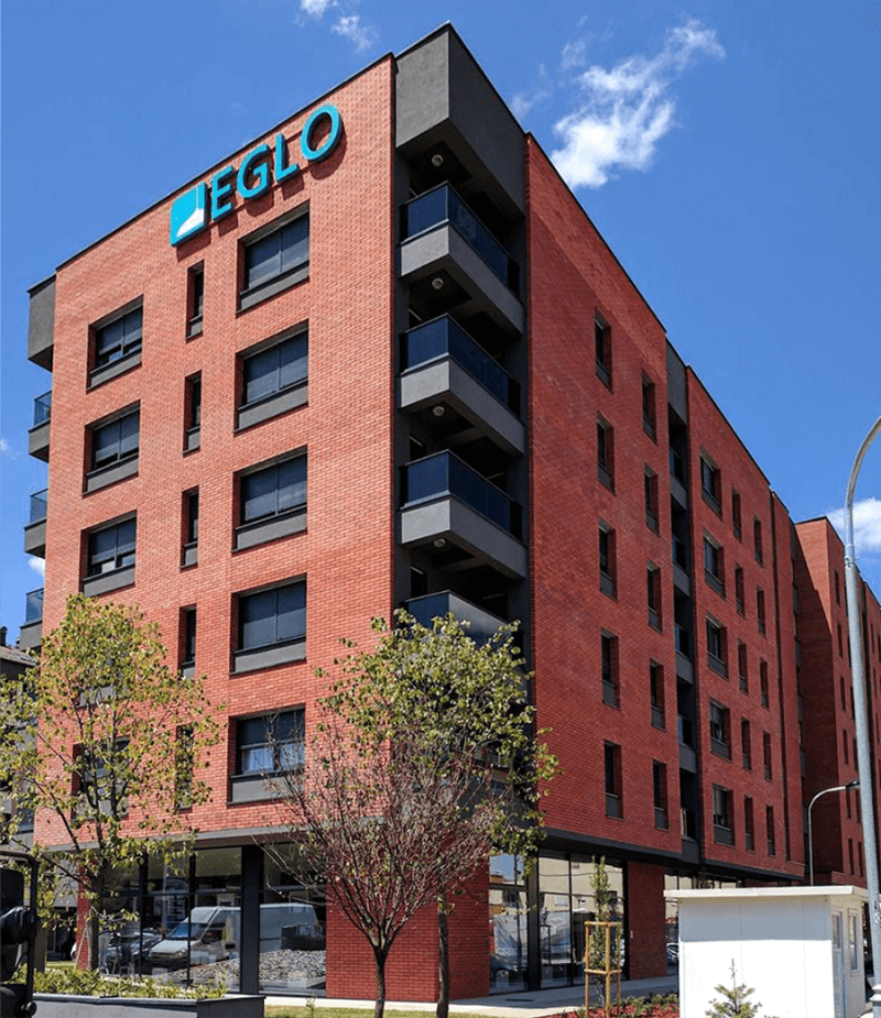 Red Brick - Family life - projekat